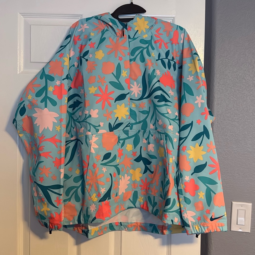 NWOT Nike Packable Rain Jacket